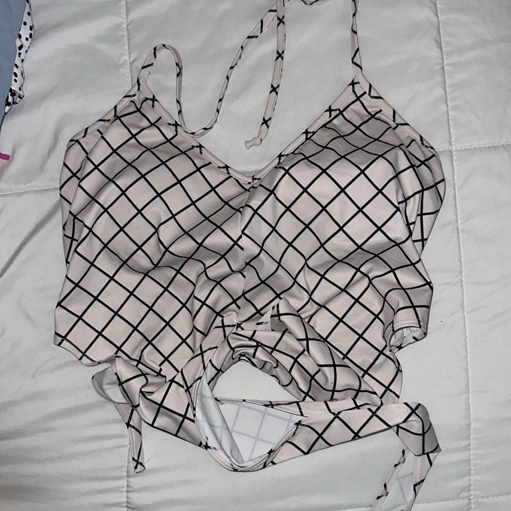 Kortni Jeane tie up top